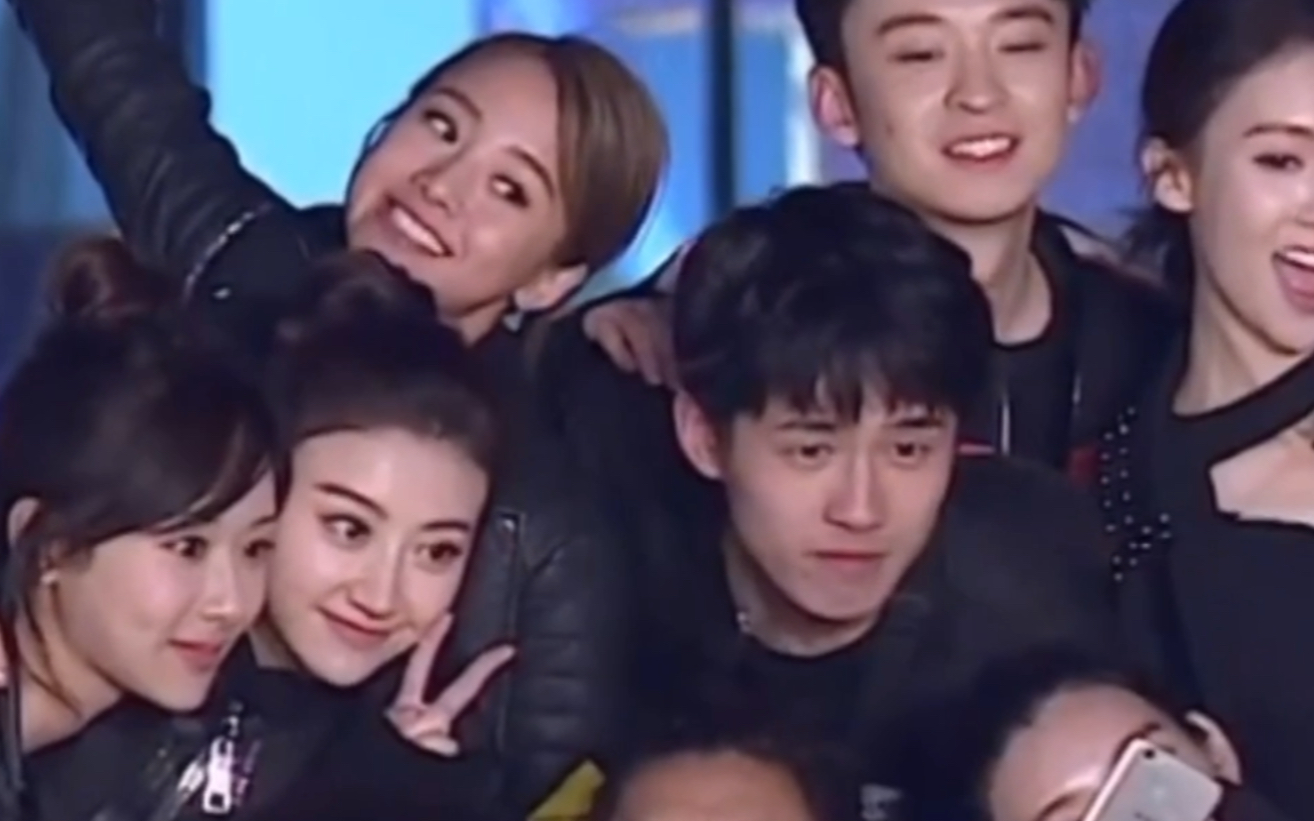【鬼哭狼昊/拆家姐弟】显微镜女孩看高能少年团