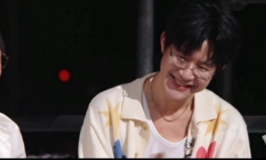 结案了！结案了！夏夏吻早安的原因竟然是因为要安慰早安啊，不在一个队伍啊