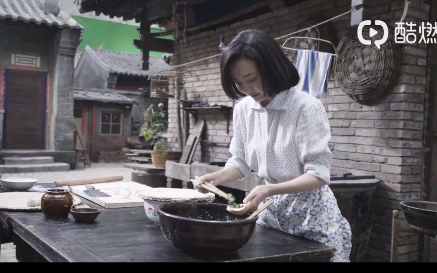 电视剧《芝麻胡同》南方姑娘王鸥在线学包饺子