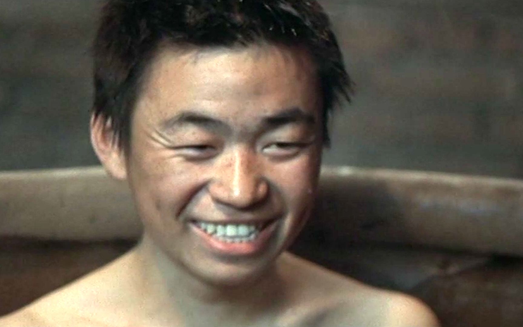 一条人命给3万，王宝强出道即封神的电影，把人性之恶展现的淋漓尽致！《盲井》