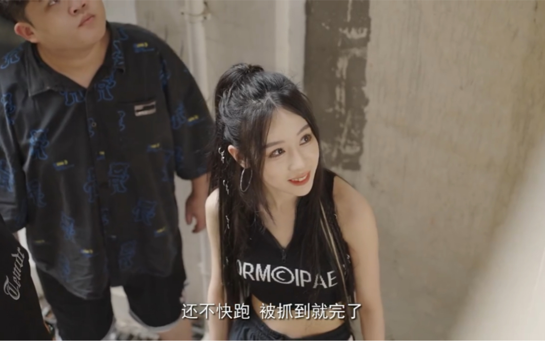 “这次，换我保护你...”#剧情  #青春校园