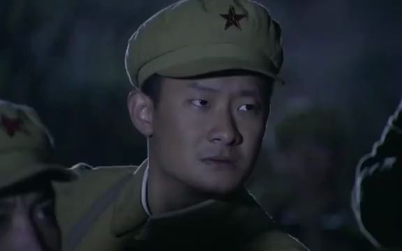 绝地刀锋：杨阿英被抓，杨飞虎持枪相对，结果被要挟无奈！
