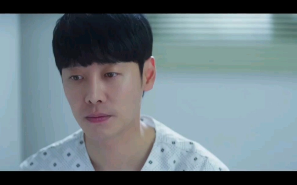 韩剧《你是我的春天》男主朱医生身体不舒服了