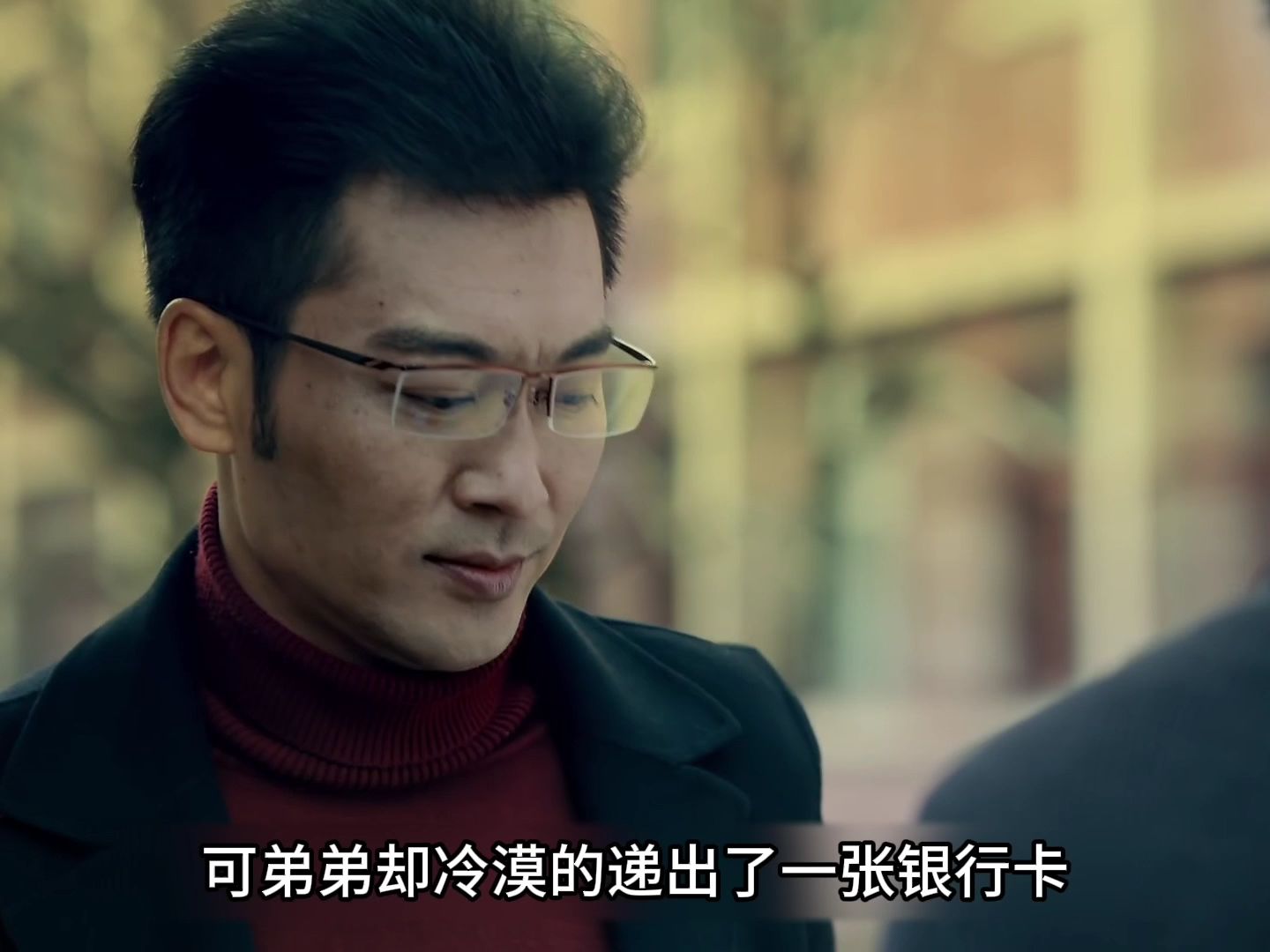 哥哥替弟弟坐牢，出狱后弟弟却只给了哥哥5万块补偿！