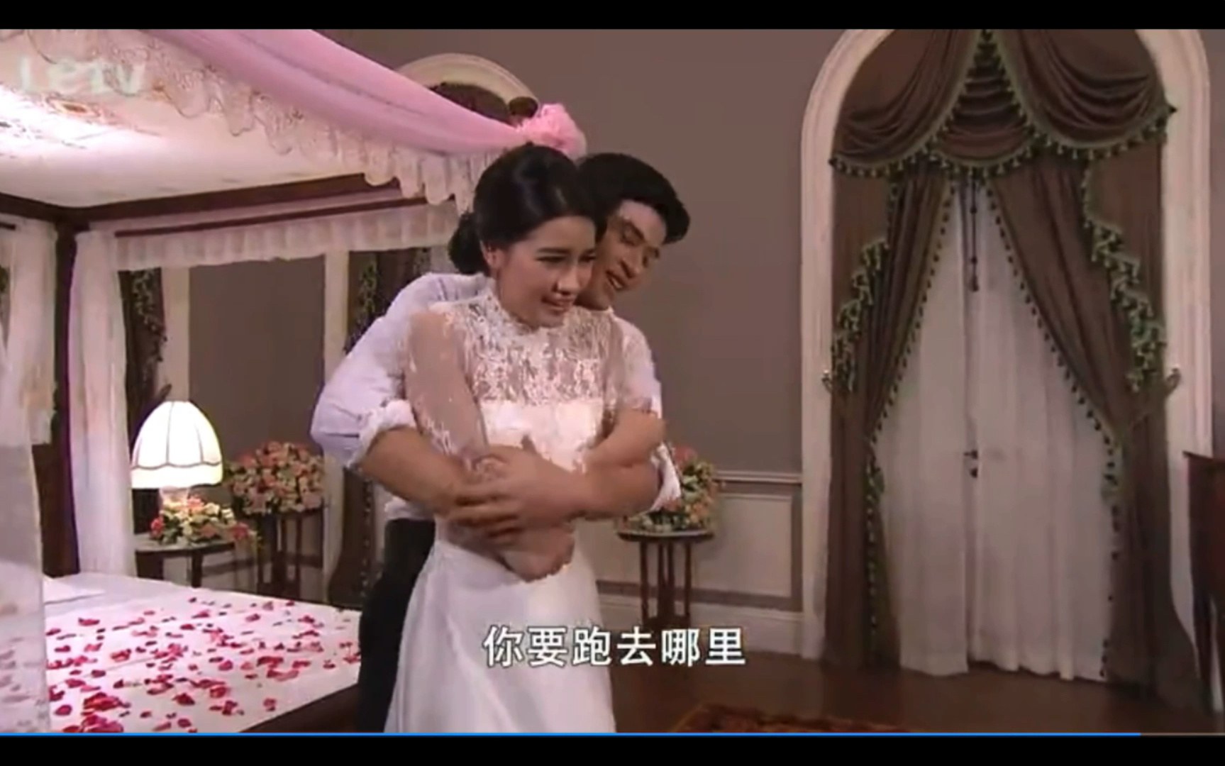 今天晚上，我可不只是亲你哦。 新婚夫妇# 糖度超标了