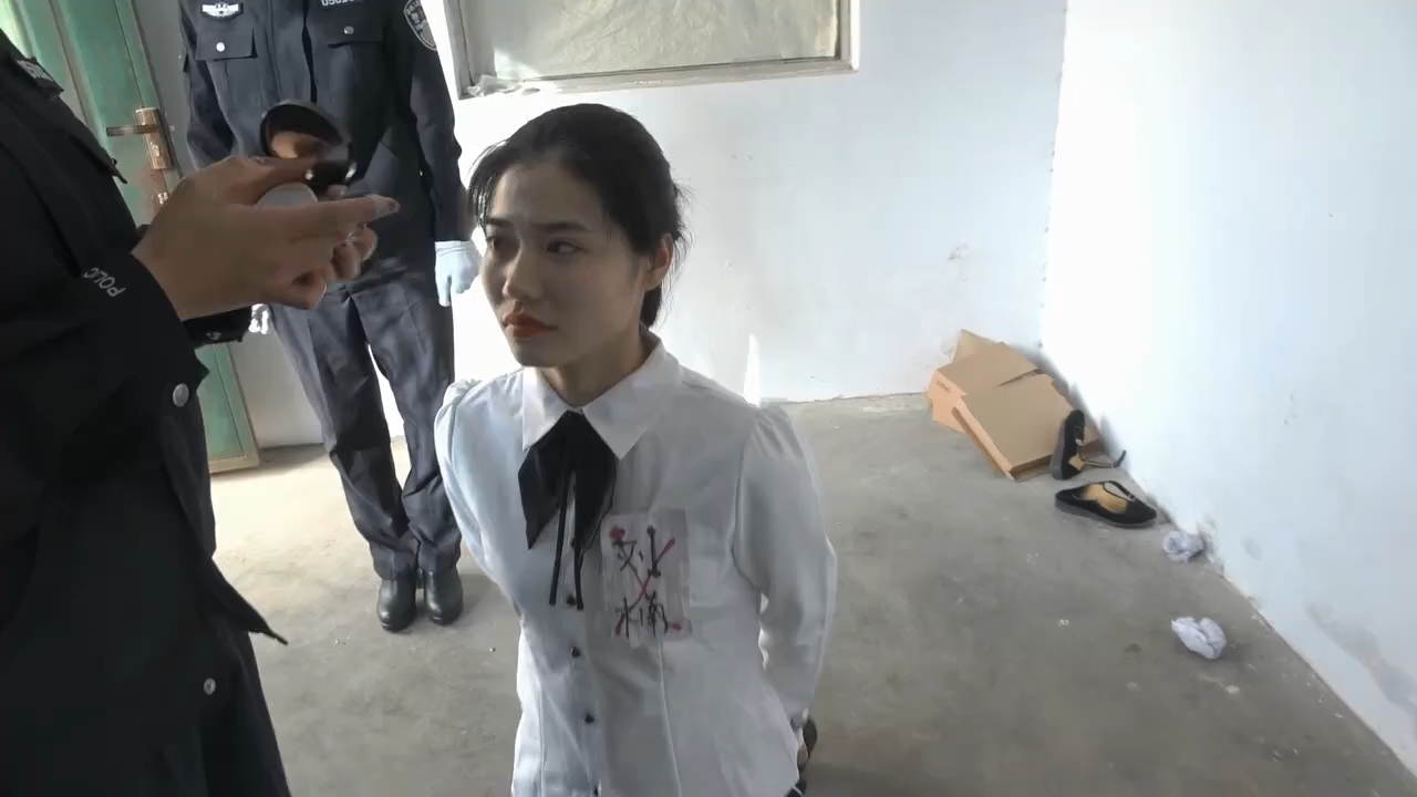 法治短剧：女子被执行前换上家属送来的衣服，漂漂亮亮的踏入了刑场。 远离犯罪