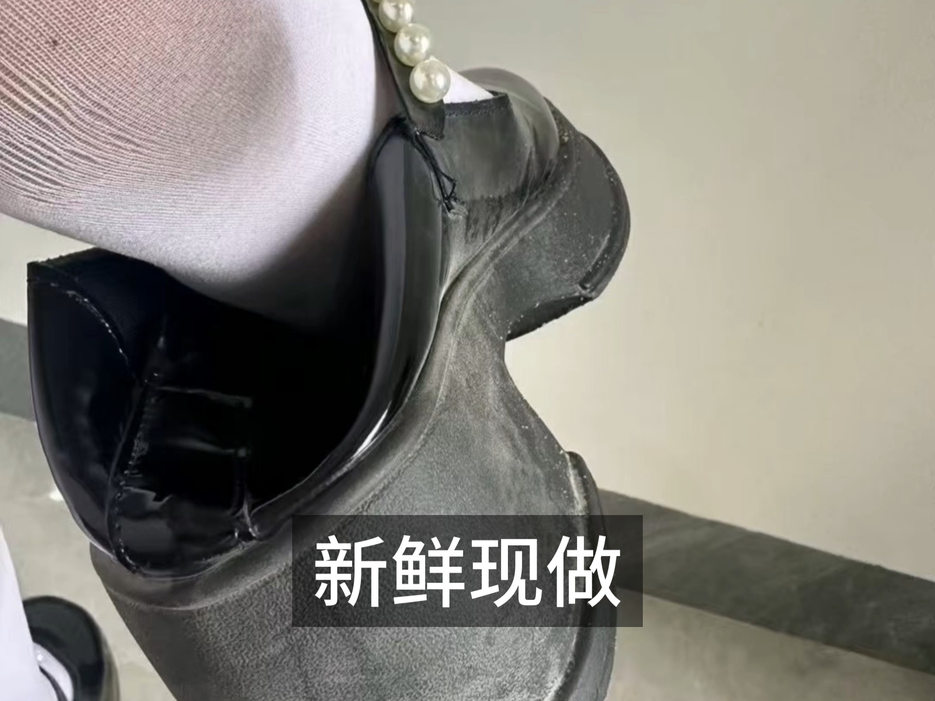 小皮鞋好脏脚