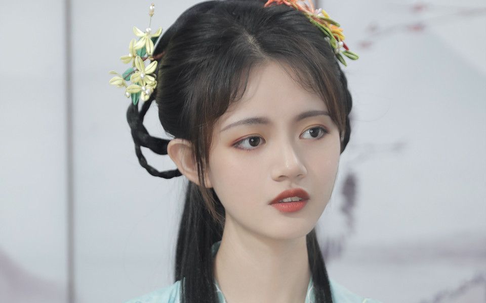 【阿娴】两款温婉清新百搭发型，感觉很好配头饰诶~抽空看一下简介~