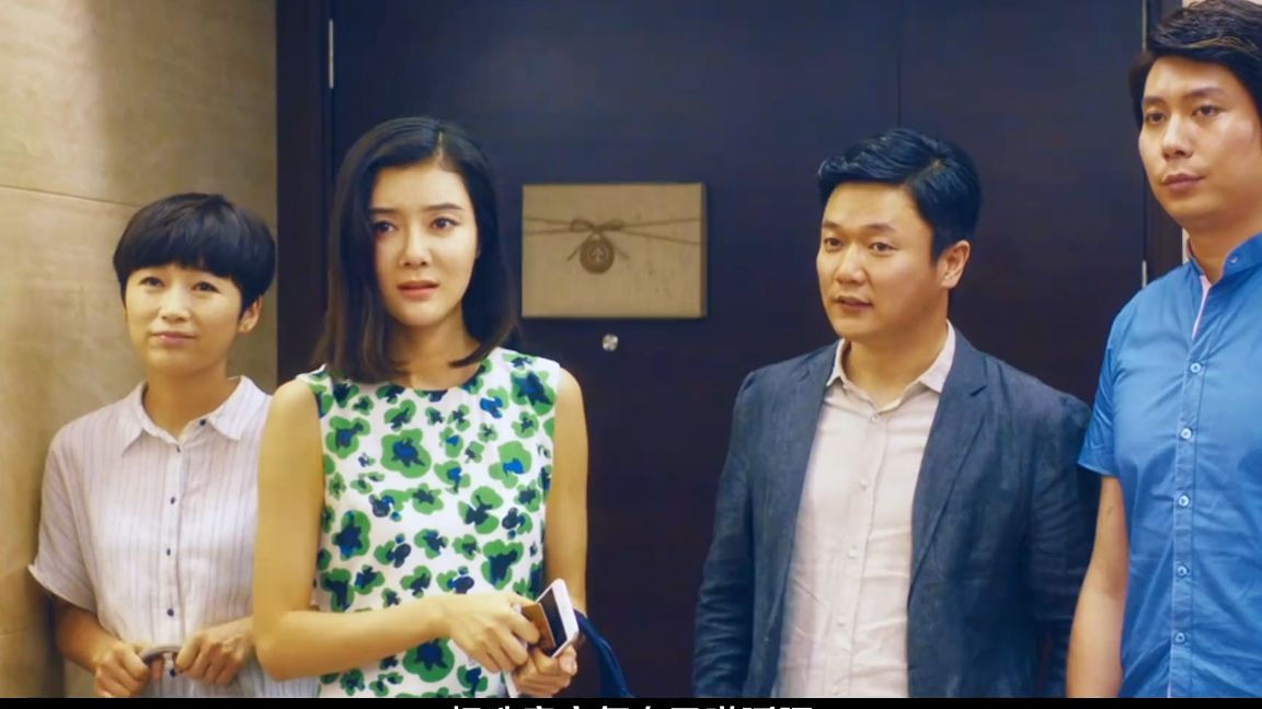 “当年第一次看见克拉拉，震撼程度不亚于第一次看见小龙女，真不能怪肖央出轨，克拉拉太顶了！！！”经典喜剧—《情圣》道出了中年男人的躁动与危机，无奈又真实。