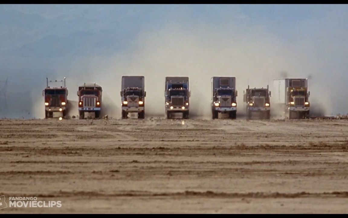 警察与卡车强盗2 沙漠卡车警车大乱斗片段 Smokey and the Bandit II (1980)