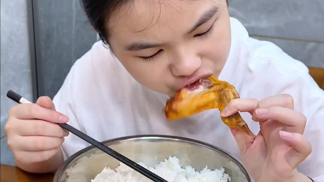 成长期孩子的饭量