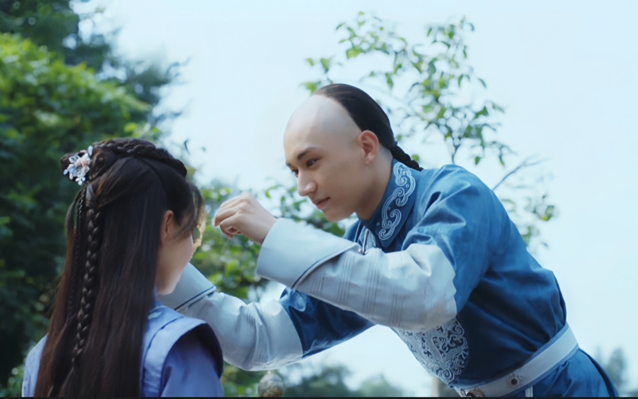 这样的初遇真的很美好，只可惜前朝太医之女与当朝贝勒爷注定是be
