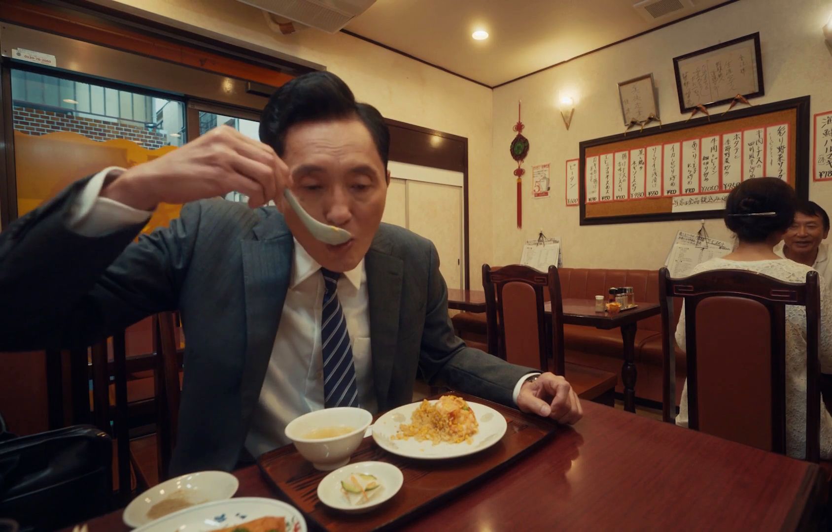 美食家新一季来了，五叔走进中餐馆，干饭依旧香饭量依旧大