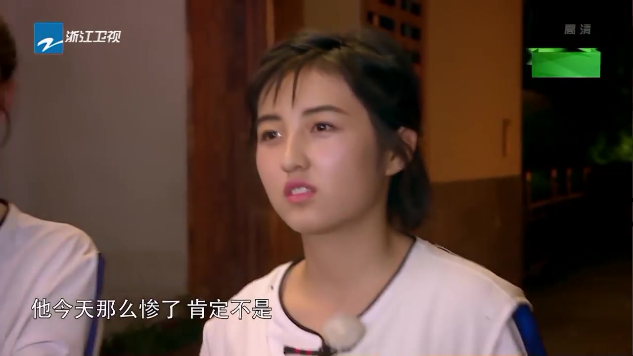 《高能少年团2》花絮  张子枫维护彭昱畅“疯狂兄妹”太暖心了